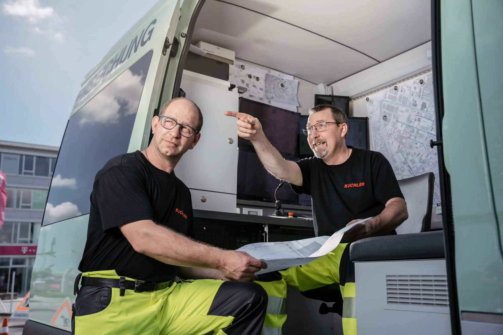 Team der KUCHLER GMBH Saugbagger und Luftfördertechnik